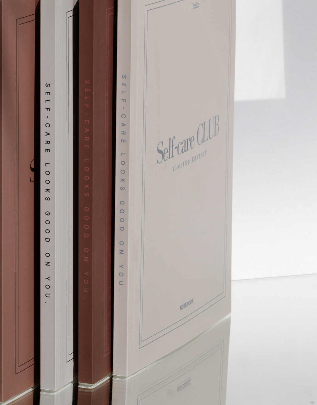 Collection notebooks summer Self-care club en coloris vanilla black, toasted brown, terracotta rose et butter blue