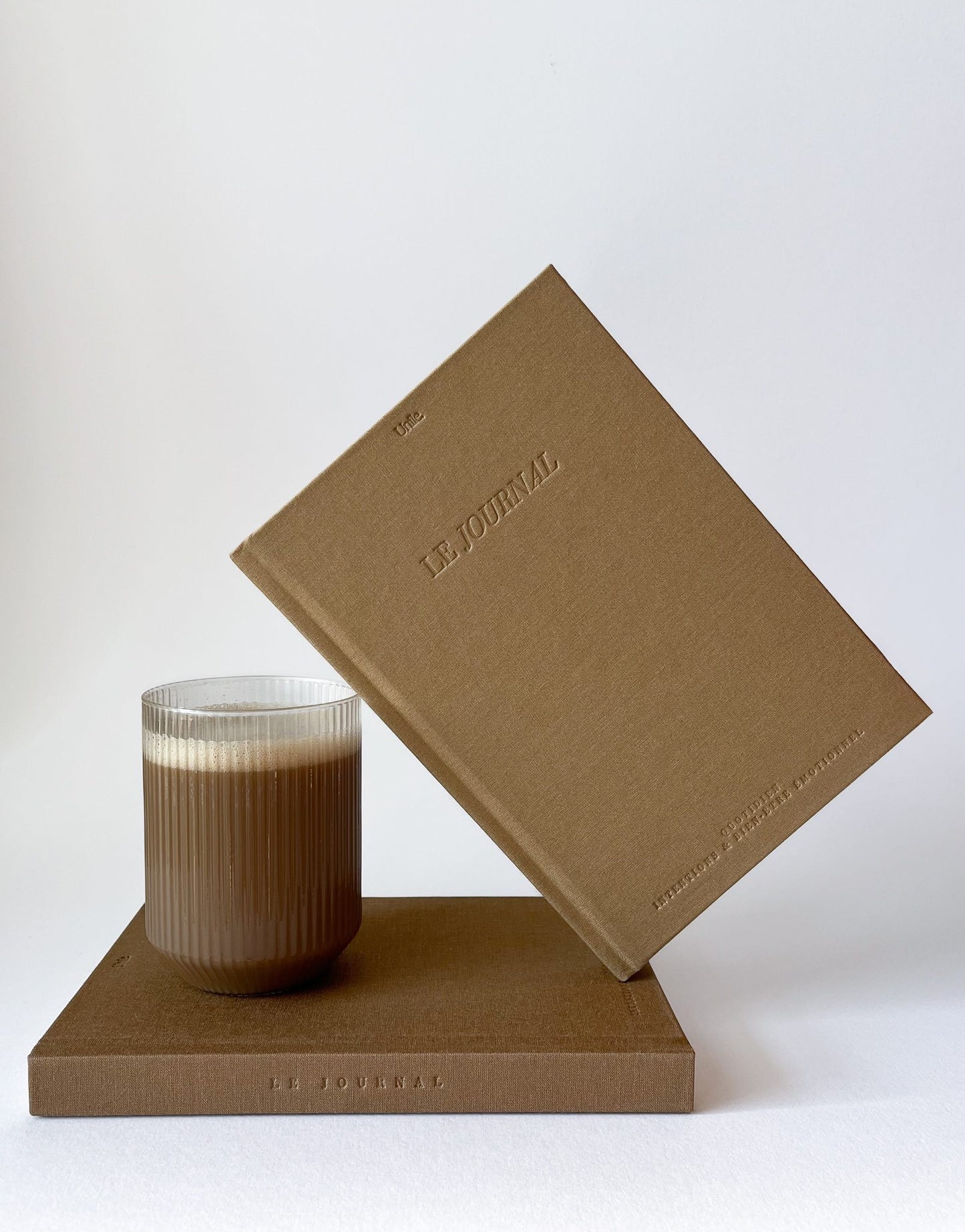 Carnets de journaling, papeterie bien-être Unile en coloris camel et en coloris latte