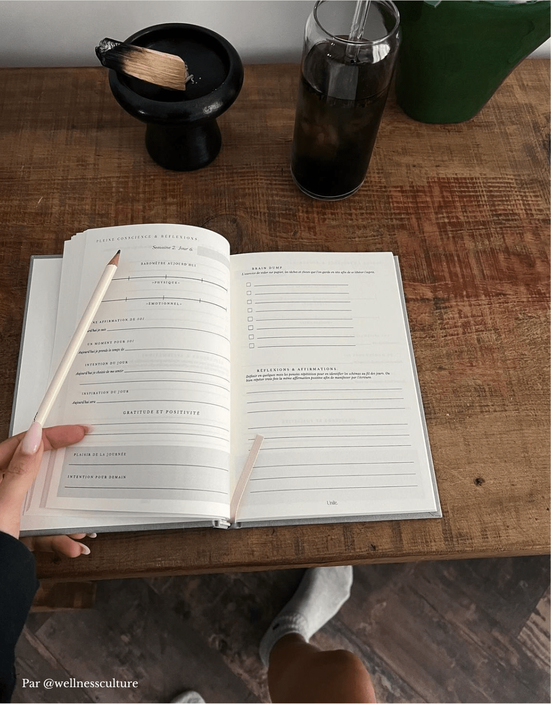 Journal Unile par Wellness Culture journaling gratitude et intentions bien-être en français.