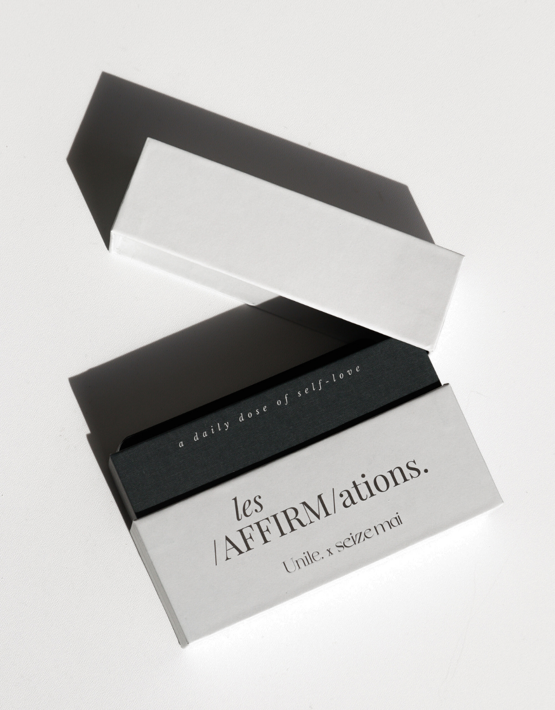 Boîte de 52 cartes d'affirmations positives de soi Unile x Seize-Mai.