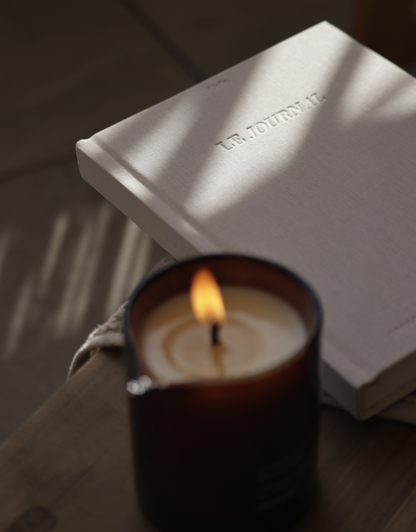 Journal Unile en coloris cream et la bougie fleur d'oranger Sense dans un duo en promotion.