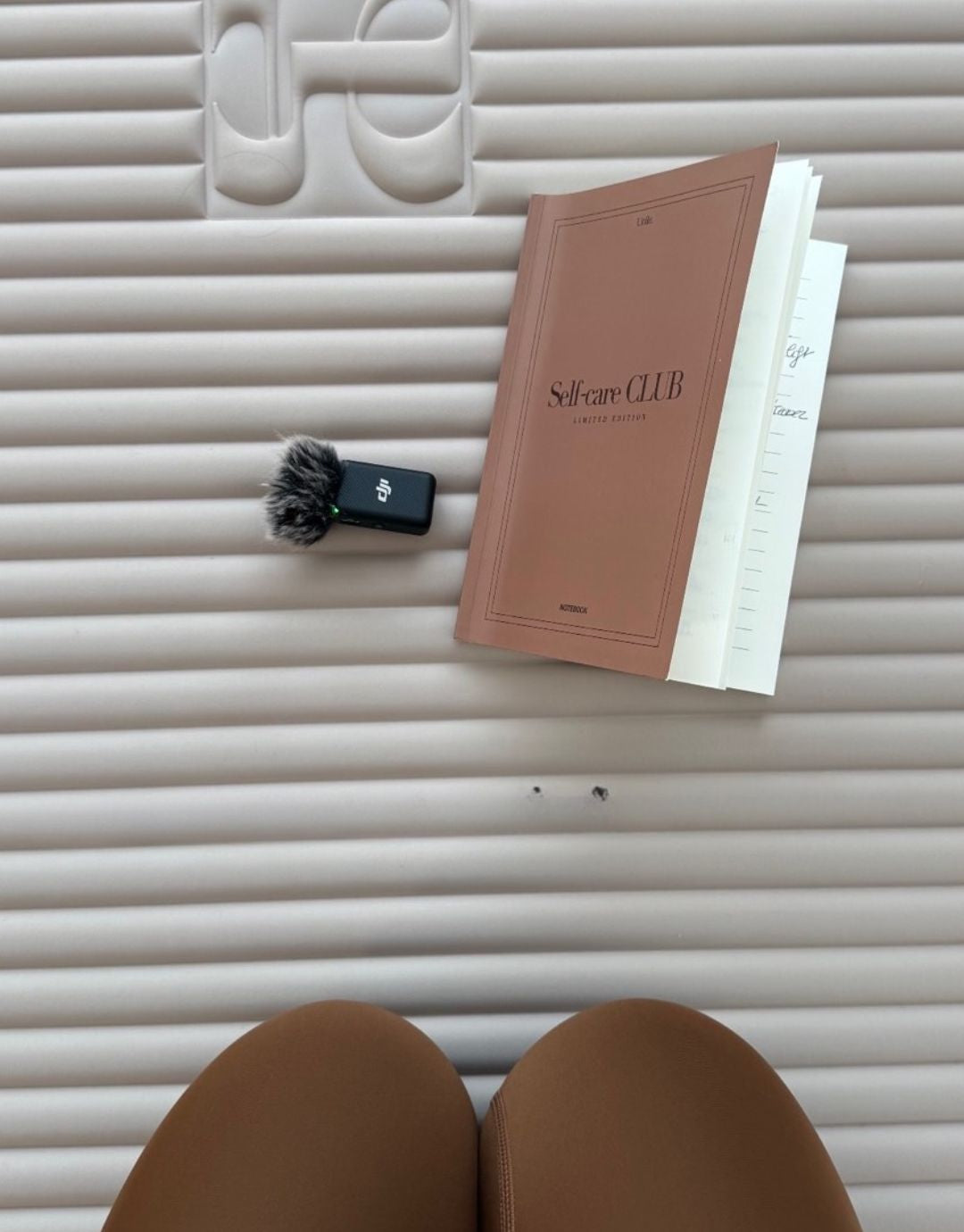 carnet de notes self-care club pour femmes par Laure Dary.